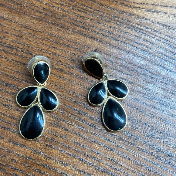 Premier, jewelry, necklace, earrings, and bracelets that like new - Picture 4 of 4